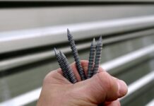 Jak mocować figurki na tort?