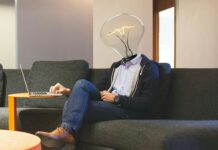 Jak wypełnić poduchy na kanapie?