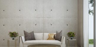 Ozdabianie ściany płytami betonowymi